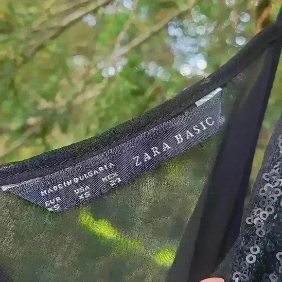zara NWOT black sequins top  size xs - Picture 6 of 10